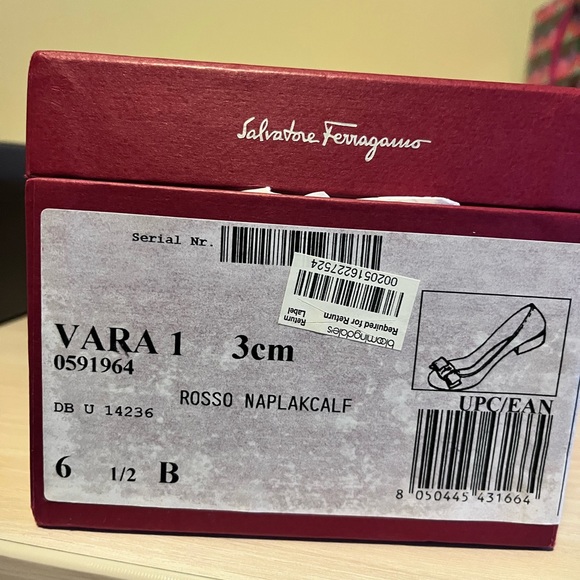 Salvatore Ferragamo Women's Vara Leather Pumps Size 6.5 with box - Picture 6 of 8